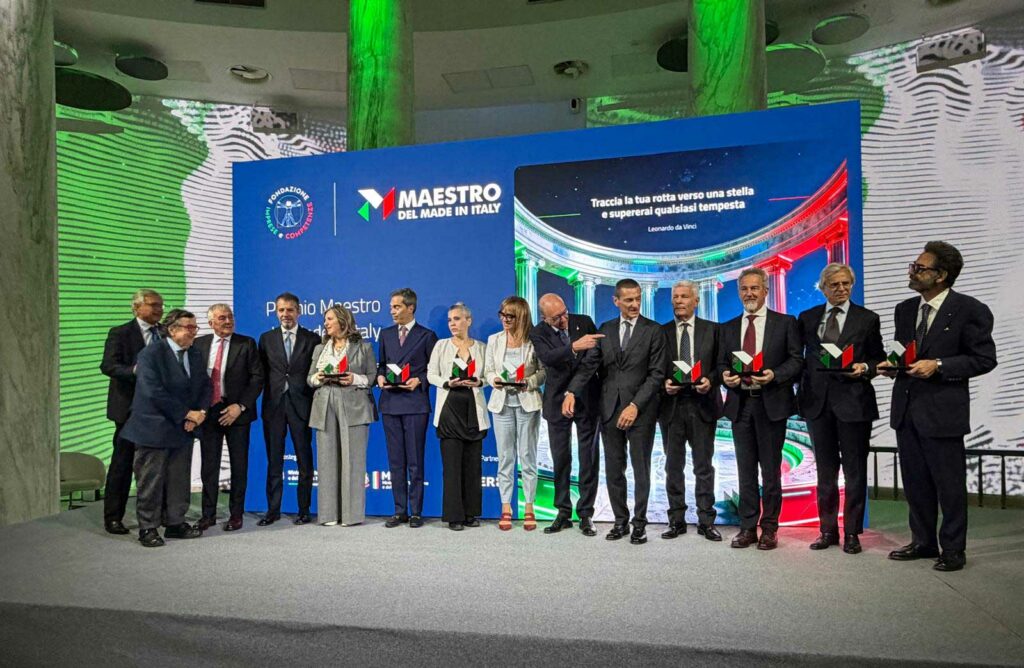 Panoramica del palco durante la prima edizione del premio nazionale promosso dalla Fondazione Imprese e Competenze.